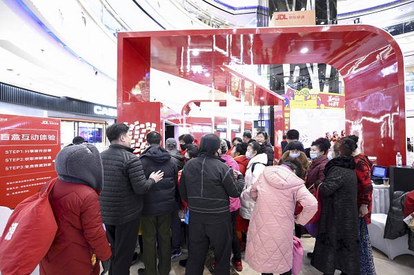 �������